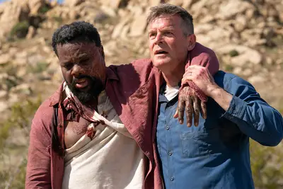 Malcolm-Jamal Warner and Peter Krause on 