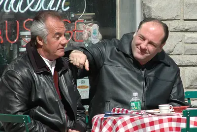 Como resultado, James Gandolfini e o óbvio desconforto com a reputação da 5ª temporada dos soprani não confiáveis têm dependência de James Gandolfini