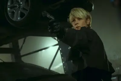 Traduzido ou omitido: Furias em Netflix, onde a busca por uma mulher de vingança está envolvida no criminoso subterrâneo de Paris