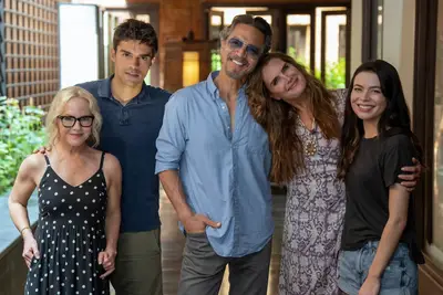 Mother of the Bride. (L-R) Rachael Harris, Sean Teale, Benjamin Bratt, Brooke Shields and Miranda Cosgrove during pre production for Mother of the Bride