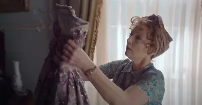 Transferência ou emite: “A Sra. Harris vai para um bônus de vídeo em Paris, um conto de fadas -nikogado com uma profundidade enganosa