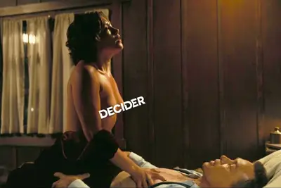 Florence Pugh, la star di Oppenheimer, ha rivelato che la telecamera era nuda e la scena del sesso con Cillian Murphy filmata: questo non è un periodo ideale