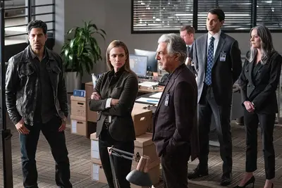 Krimineller Köpfe Ehrungsproduzent: Evolution Harry bringt eine Tributkarte mit sich