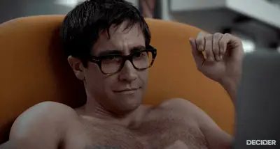 Naked Jake Gyllenhaal sighing in Velvet Buzzsaw