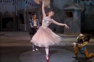 Los zapatos rojos sigue siendo una obra maestra inquietante sobre los dolores de la ambición femenina