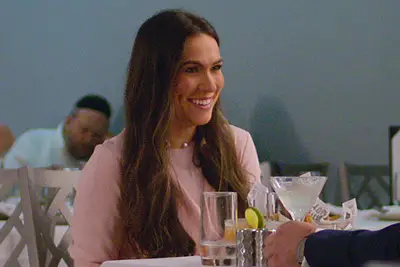 Jewish Matchmaking. Faye in episode 5 of Jewish Matchmaking. Cr. Courtesy of Netflix © 2023