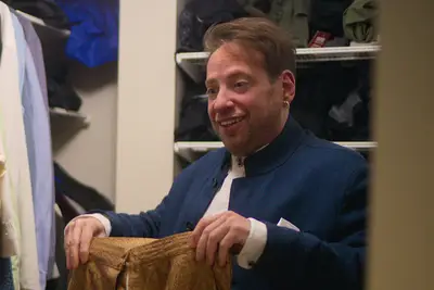 Jewish Matchmaking. Stuart in episode 7 of Jewish Matchmaking. Cr. Courtesy of Netflix © 2023