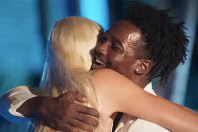 Too Hot to Handle Elys and Dre hugging