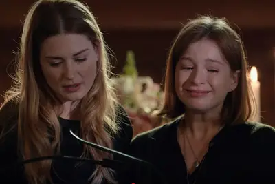 Mel helps Tara at Lilly