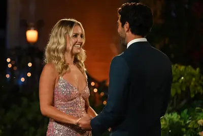 Joey Graziadei meeting Daisy outside the Bachelor mansion on 