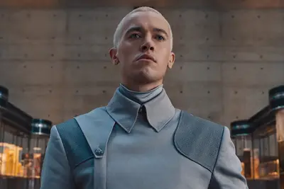 Os jogos famintos são: os baldes com cantores e cobras são uma cena final de empréstimos?