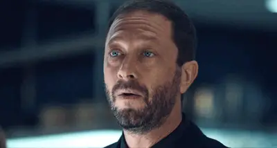 THE BEAR 304 FALLING FACE RICHIE