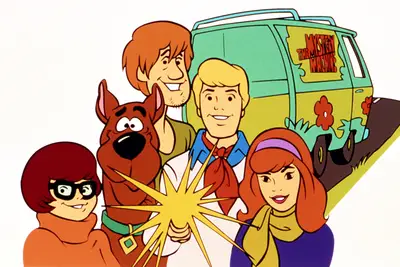 SCOOBY DOO WHERE ARE YOU?, (from left): Velma Dinkley, Scooby Doo, Shaggy Rogers, Freddy Jones, Daph