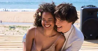 Transfira ou solte: conexões perigosas na Netflix, um remake desagradável da era social clássica de um clássico clássico