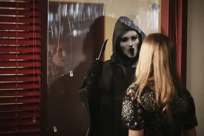 SCREAM (aka SCREAM: THE TV SERIES), l-r: Alec Rayme, Willa Fitzgerald in 