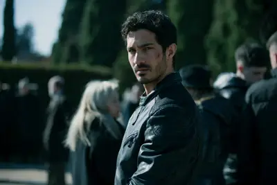 Enviar ou omitir: Regra de Ferro para Netflix, onde um navio de drogas se tornou mal, uma guerra de bandas em Barcelona