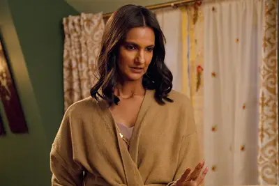 NEVER HAVE I EVER (L to R) POORNA JAGANNATHAN as NALINI VISHWAKUMAR in episode 209 of NEVER HAVE I EVER Cr. COURTESY OF NETFLIX © 2021