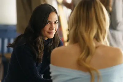 Lydia (Natalee Linez) in 