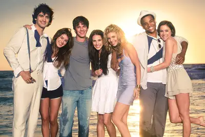 90210, (from left): Michael Steger, Shenae Grimes, Matt Lanter, Jessica Lowndes, AnnaLynne McCord, Tristan Wilds, Jessica Stroup
