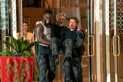 Restricoso ou saltos: na Netflix, uma equipe de forças de elite especial foi extinta que está tentando salvar Las Vegas do sistema nuclear ... enquanto está em mau estado em todas as coisas possíveis