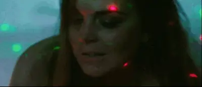 Lindsay Lohan suscite tout dans la scène notoire de l'orgie du canyon