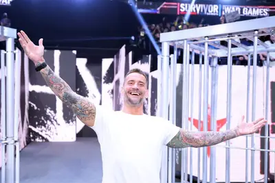 Onde você pode ver Raw Live na segunda -feira à noite: Hora Hart, Informações de Transmissão Hulu / Peacock, para que você possa ver a WWE retornar CM Punk