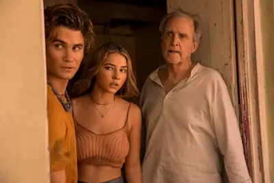 Sarah morre na segunda temporada de bancos ao ar livre?