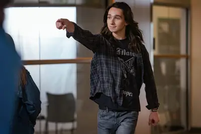 Chi è Adrian Greensmith? Incontra il giovane attore che interpreta Hunter in Metal Lords