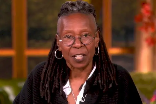 Whoopi Goldberg, de The View, critica a la administración Trump en medio de quejas sobre sus gotas para los ojos de 1.000 dólares: están tratando de asfixiarnos sin nuestra medicación