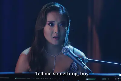 Emily in Paris 'Star, Ashley Park, erinnert sich, dass sie nur 12 Stunden Zeit hat, um oberflächlich auf Französisch zu lernen