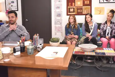 Olivia Rodrigo, estrella invitada en años de nueva chica antes de que se hizo famosa, y Jake Johnson sabía que ese niño era bueno