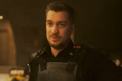 Chi interpreta Hunter X-05, noto anche come Brad Wolfe a Loki? Incontra Rafael Casal