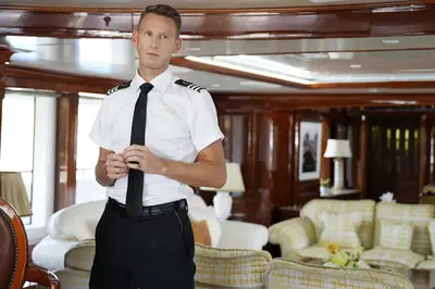 Le boss sous la couverture, Stew Fraser Olender, a un intérêt amoureux cette saison: j'ai toujours été un troisième vélo