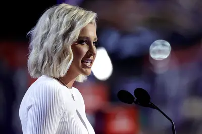 Savannah Chrisley disse à multidão de RNC que os pais Todd e Julie Chrisley foram julgados culpados de suas crenças conservadoras