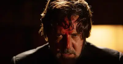 Enviar ou omitir: Exorcismo no VOD, um filme quase acabado que revela o vestido e o colarinho para Russell Crowe