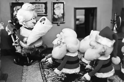 Santa-Claus-is-Comin