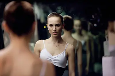 BLACK SWAN, Natalie Portman, 2010, TM and copyright ©Fox Searchlight Pictures. All rights reserved./