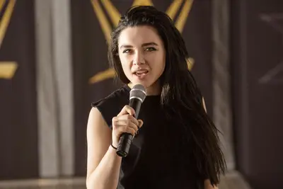 Beat with My Family a Hulu: Qual è la vera storia dietro il film di Florence Pugh WWE?