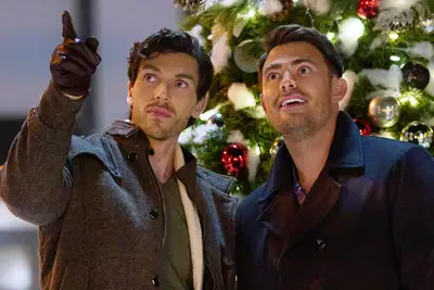 George Krissa, Jonathan Bennett in Holiday Sitter