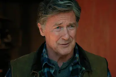 John Allen Nelson as Everett Reid on 