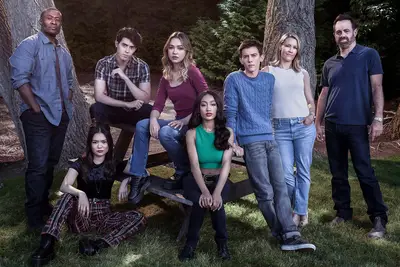 Resumo do primeiro episódio 1 de The Cruel Summer Season 2: Welcome to Chatham