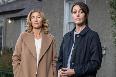Eve Best and Suranne Jones in 