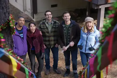 Transférer ou laisser de côté: un Noël pour le ministère des Finances envoie Taylor Frey et Kyle Dean Massey dans une recherche de vacances