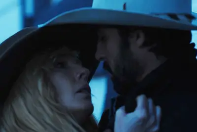 Kelly Reilly and Ryan Bingham on 