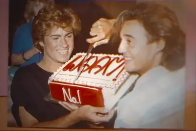 George Michael wollte Anfang der 80er Jahre ausgehen, aber er wurde draußen gesprochen