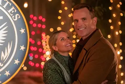 Tradotto o omesso: il mio eroe natalizio in GAF, dove un soldato aiuta una storia familiare e un amore permanente