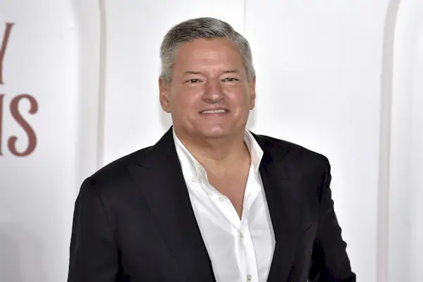 Allora cosa significa per gli spettatori come te l'acquisto di Warner Bros. da parte di Netflix?