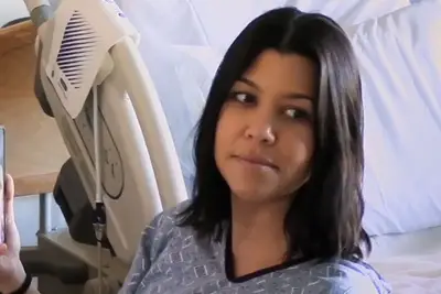 Kourtney Kardashian faz sexo com Travis Barker, enquanto 3 centímetros são expandidos para que as coisas funcionem com o nascimento de Rocky