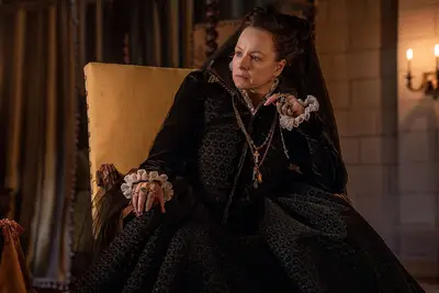 Catherine de Medici (Samantha Morton) in 