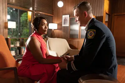 Angela Bassett and Peter Krause on 